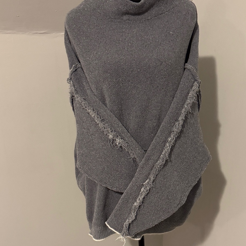 Gray Fringe Detail Women's Sweater - Unbranded